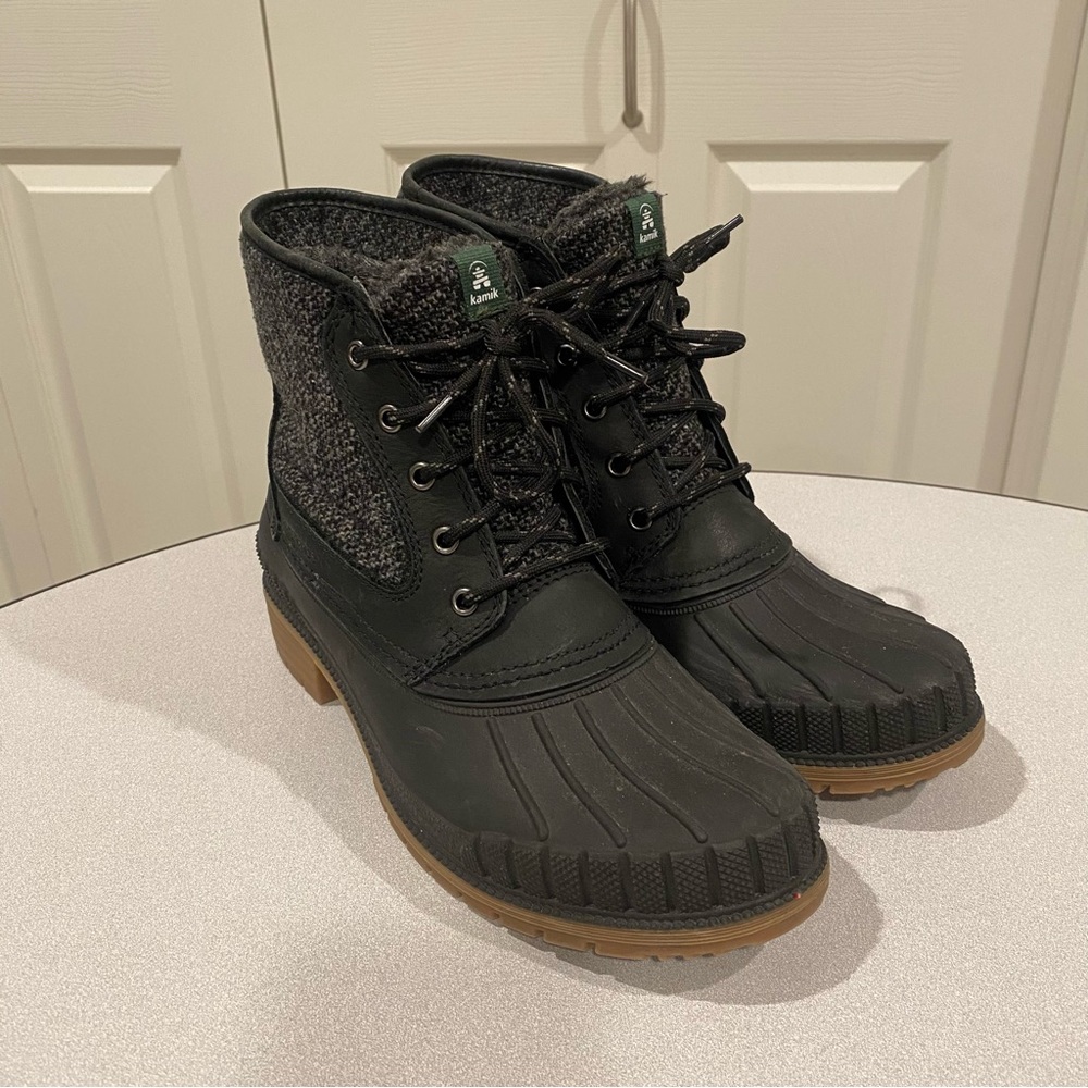 Women size 10 Kamik Siennamid Winter Boots